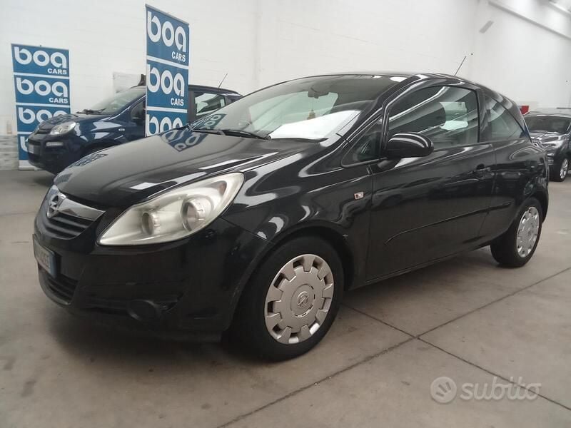 Nero Usata 2007 Opel Corsa Club Tre volumi | 900 € (Super prezzo) - Immagine 1/4