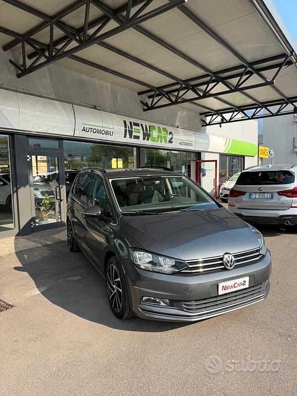 Usata VW Touran Executive 116 CV (85 kW) 2017 Grigio Monovolume