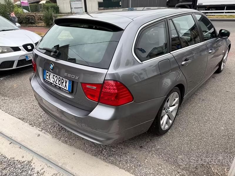 Begagnad BMW 320 Efficient Dynamics 184 HK (135 kW) 2011 Grå Kombi