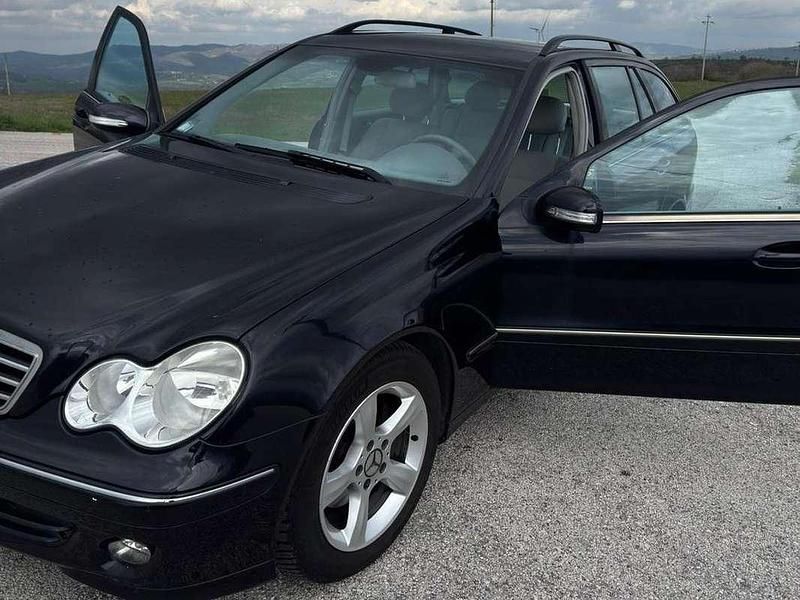 Usata Mercedes C220 Avantgarde 150 CV (110 kW) 2005 Blu/azzurro Station wagon