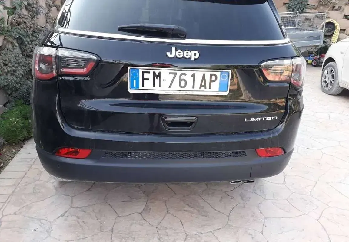 Usata Jeep Compass Limited 120 CV (88 kW) 2018 Nero SUV