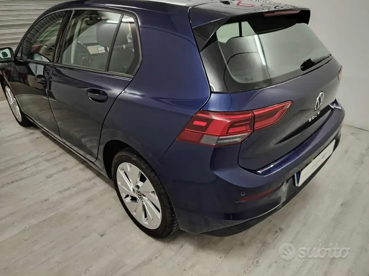 Usata VW Golf VIII Executive 150 CV (110 kW) 2020 Blu Berlina