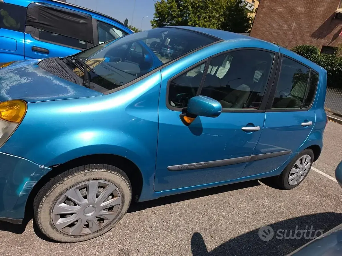 Usata Renault Modus Authentique 75 CV (55 kW) 2005 Bluazzurro Monovolume