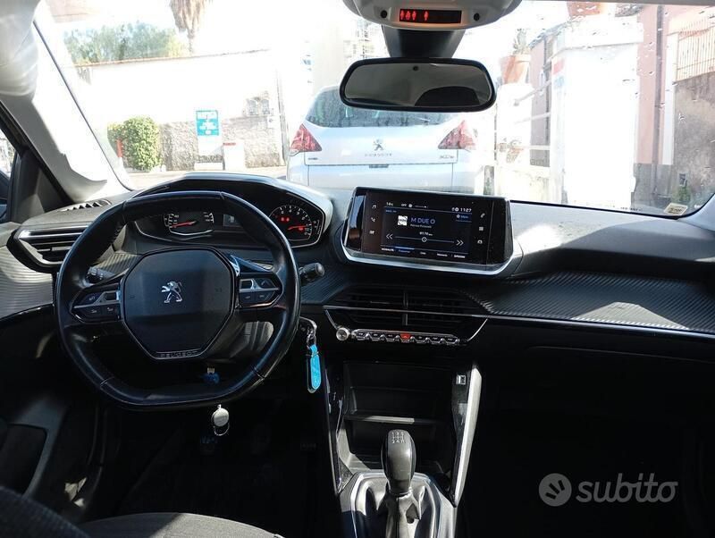 Usata Peugeot 208 Active 101 CV (74 kW) 2020 Grigio Utilitaria