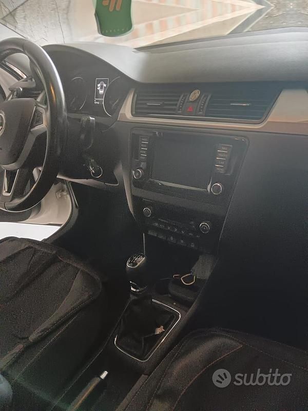 Usata Skoda Rapid 105 CV (77 kW) 2016 Bianco Utilitaria