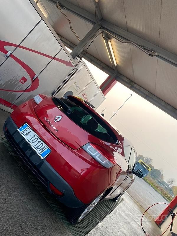 Usata Renault Mégane Coupé 110 CV (80 kW) 2011 Rosso Coupé