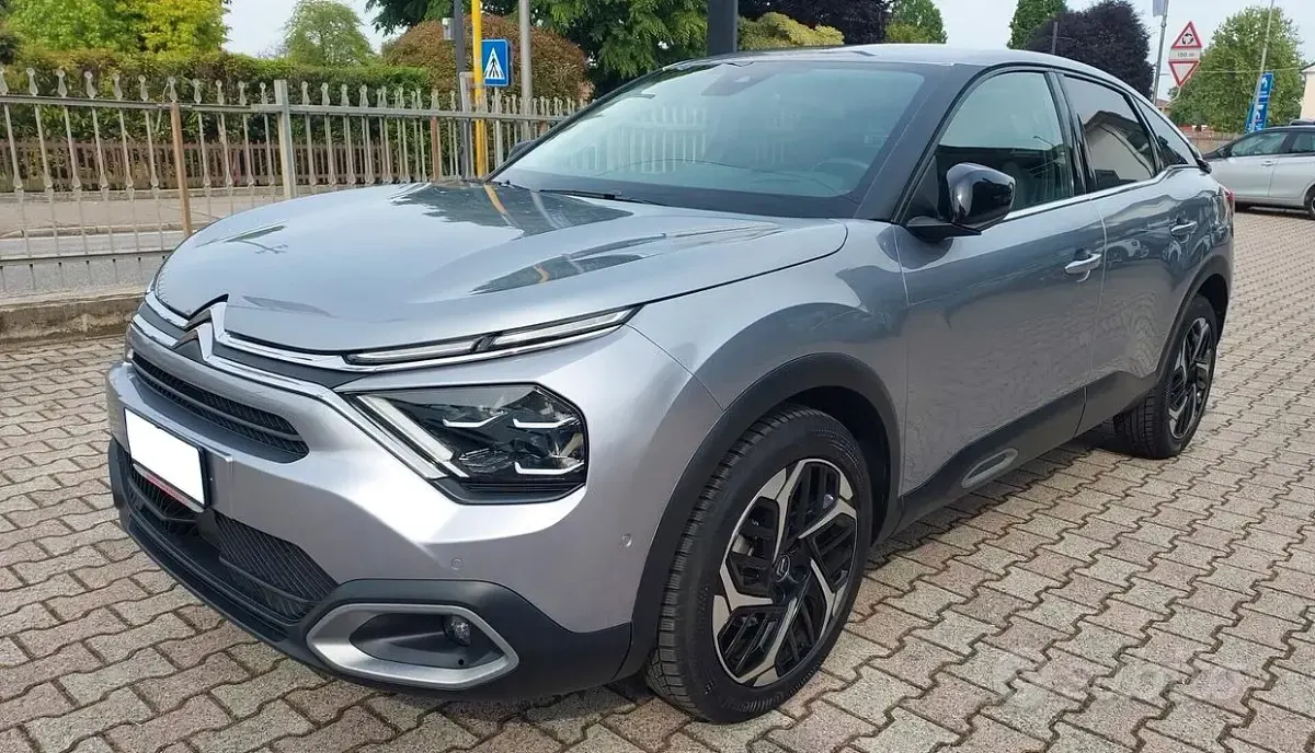 Usata Citroën C4 Shine 131 CV (96 kW) 2022 Grigio Berlina