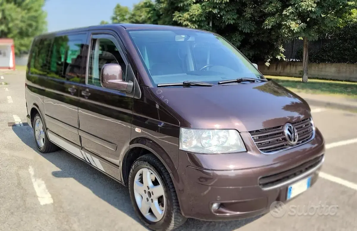 Usata VW Multivan 131 CV (96 kW) 2008 Marrone Monovolume