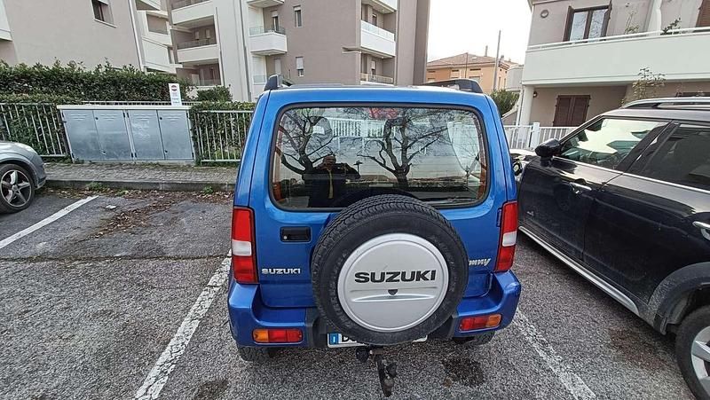 Usata Suzuki Jimny 86 CV (63 kW) 2007 Blu/azzurro SUV