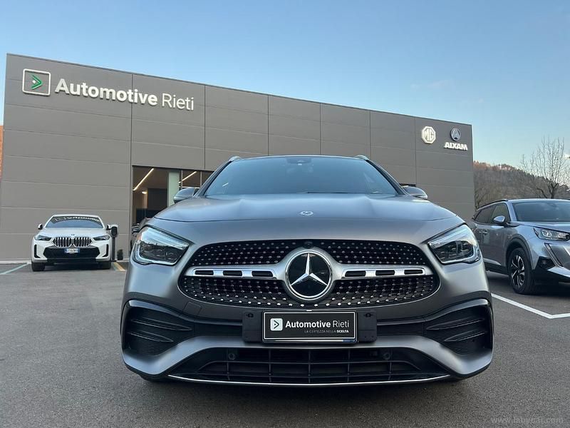 Usata Mercedes GLA220 Premium 190 CV (139 kW) 2023 Grigio montagna magno manufakt SUV