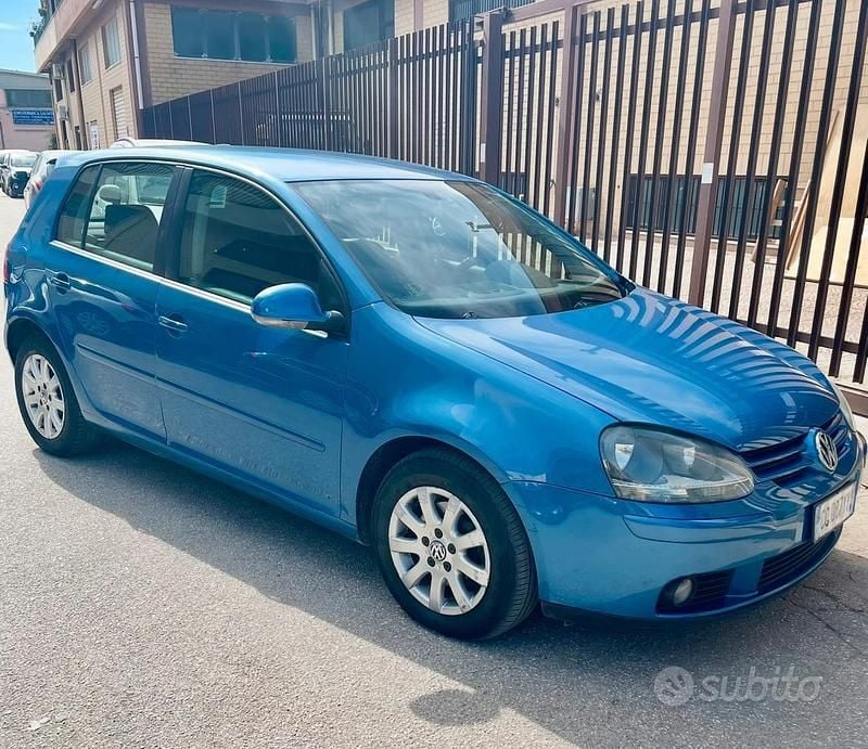 Usata VW Golf IV 2004 Blu Berlina