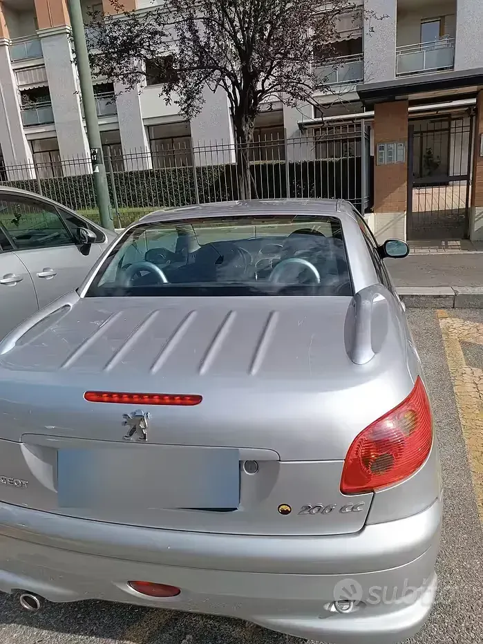 Usata Peugeot 206 CC 109 CV (80 kW) 2005 Grigio Cabrio