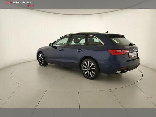 Usata Audi A4 Business 163 CV (119 kW) 2024 Blu navarra metallizzato Station wagon