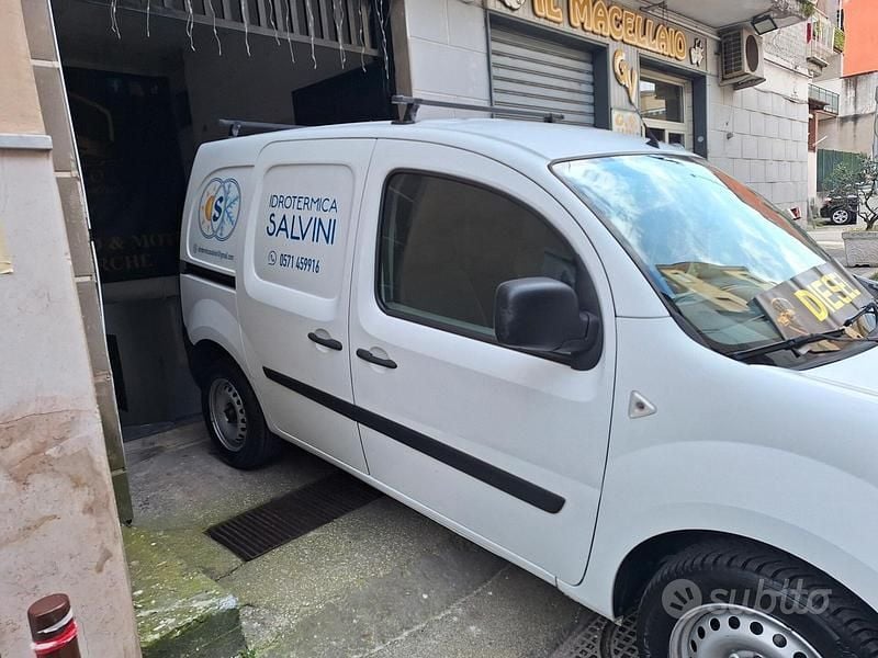 Usata Renault Kangoo 90 CV (66 kW) 2010 Bianco Monovolume
