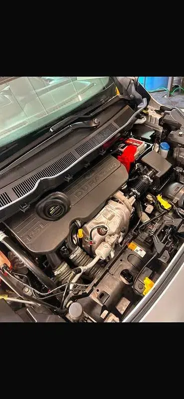 Usata Ford Tourneo Courier 75 CV (55 kW) 2015 Argento Monovolume