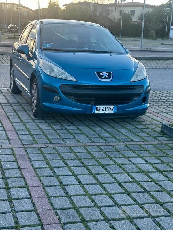 Usata 2008 Peugeot 207 Due volumi | 1800 € (Buon prezzo) - Immagine 1/4