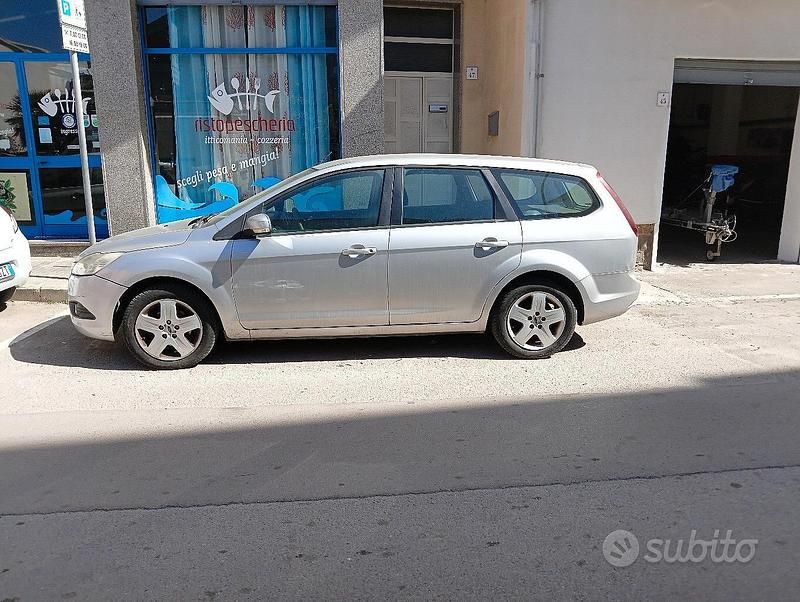 Usata Ford Focus 90 CV (66 kW) 2008 Grigio Station wagon