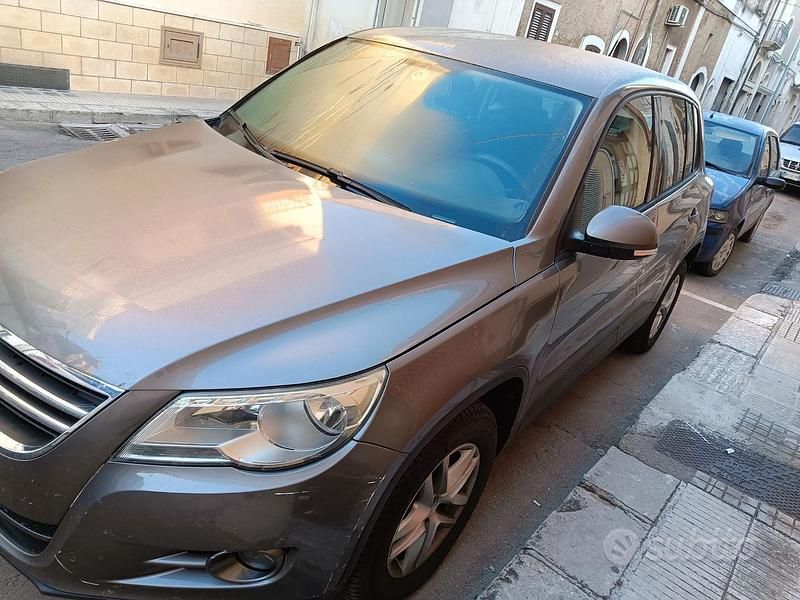Usata VW Tiguan 140 CV (102 kW) 2009 Grigio SUV
