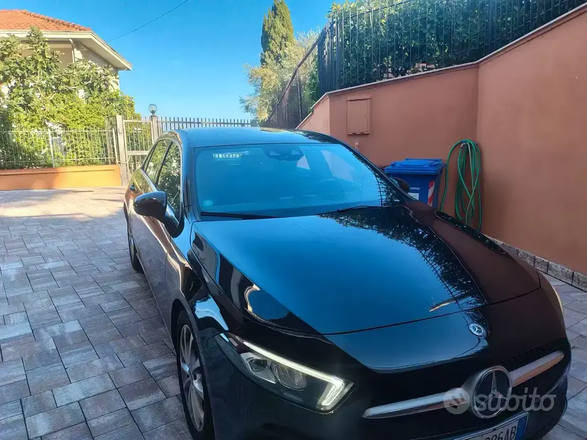 Usata Mercedes A180 136 CV (100 kW) 2021 Nero Berlina