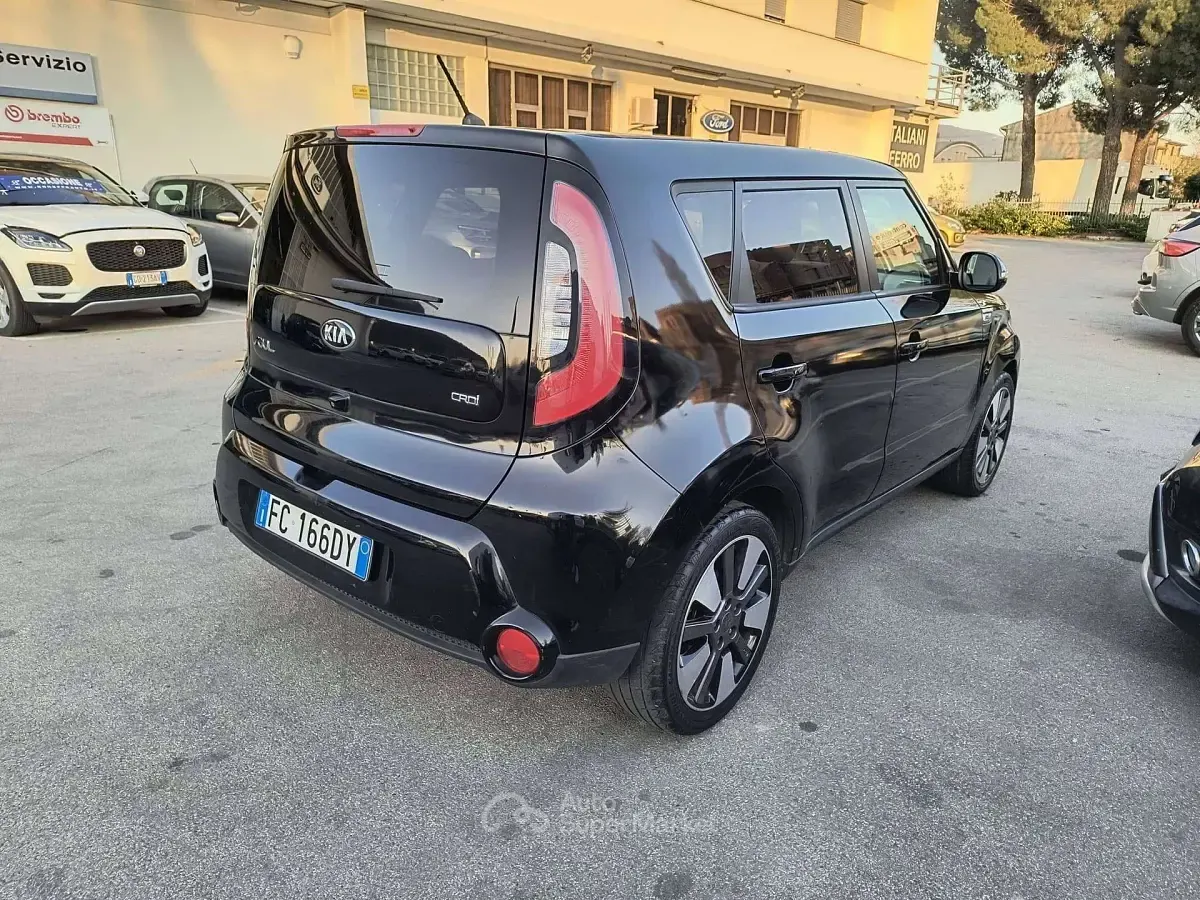 Usata Kia Soul 128 CV (94 kW) 2016 Nero SUV