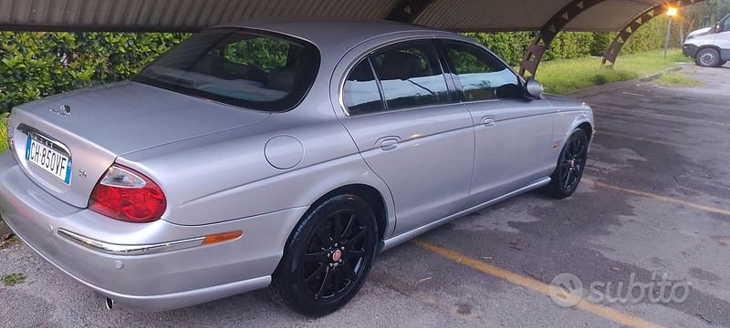 Usata Jaguar S-Type S 238 CV (175 kW) 2003 Grigio Berlina