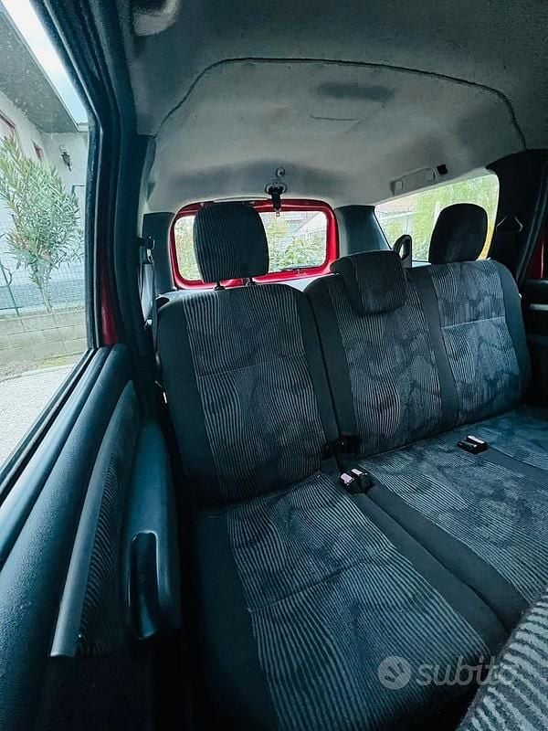 Usata Dacia Logan MCV 105 CV (77 kW) 2011 Rosso Monovolume