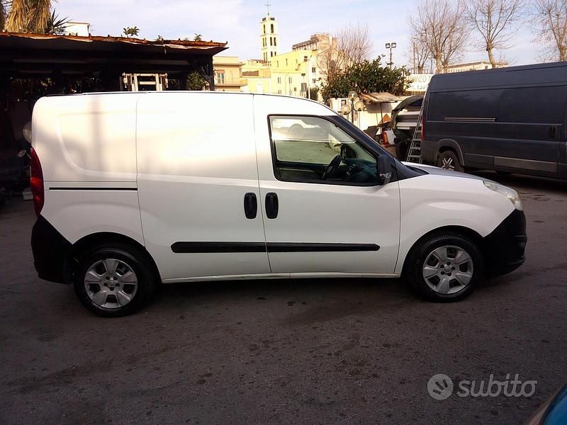 Occasion Opel Combo 105 ch (77 kW) 2014 Blanc Monospace