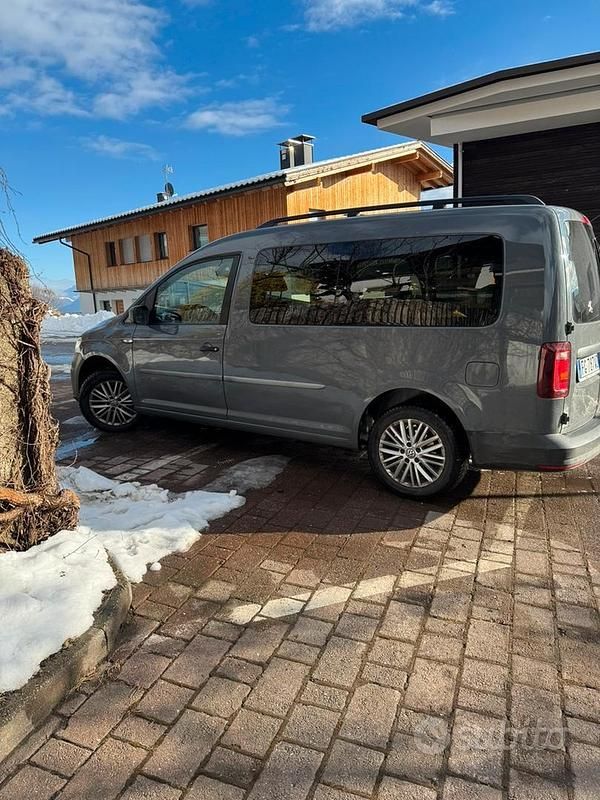 Usata VW Caddy Maxi 102 CV (75 kW) 2017 Grigio Monovolume