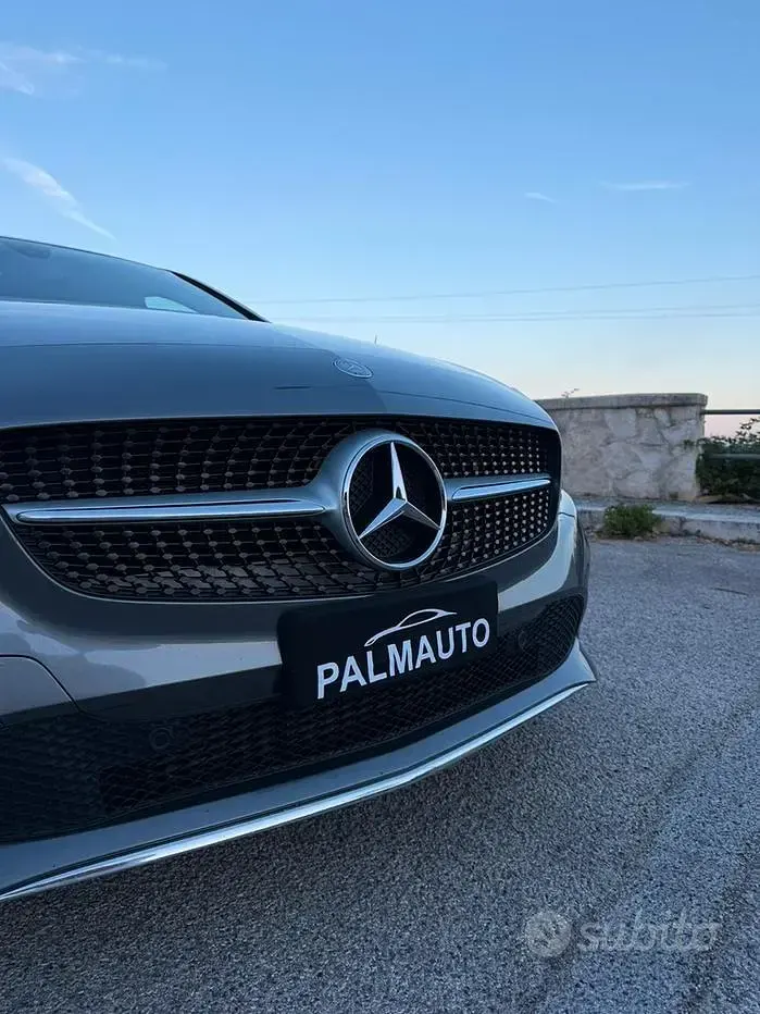 Usata Mercedes A180 Premium 109 CV (80 kW) 2017 Utilitaria