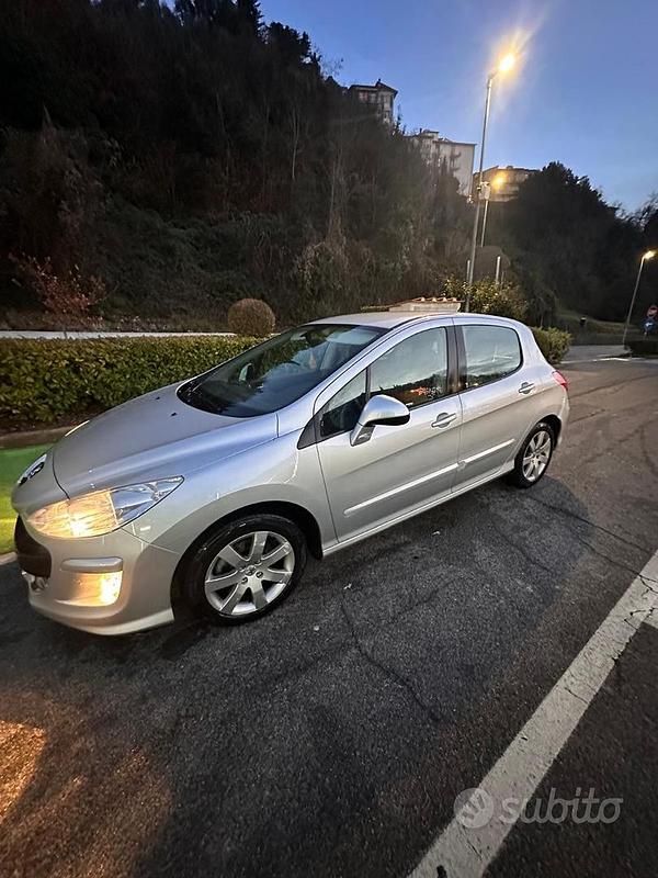 Usata Peugeot 308 115 CV (84 kW) 2008 Grigio Berlina