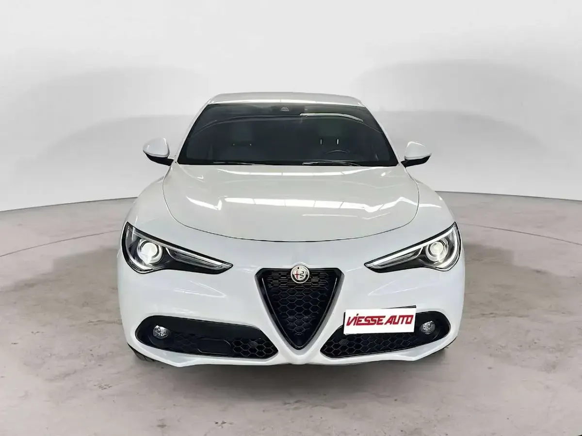 Usata Alfa Romeo Stelvio Sprint 190 CV (139 kW) 2022 Bianco SUV