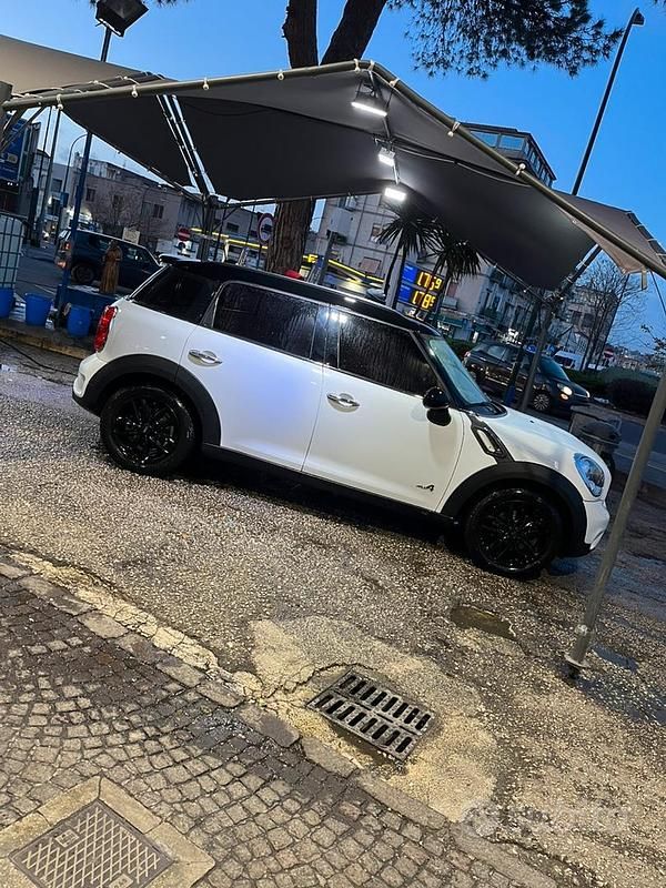 Usata Mini Countryman 2011 Bianco SUV