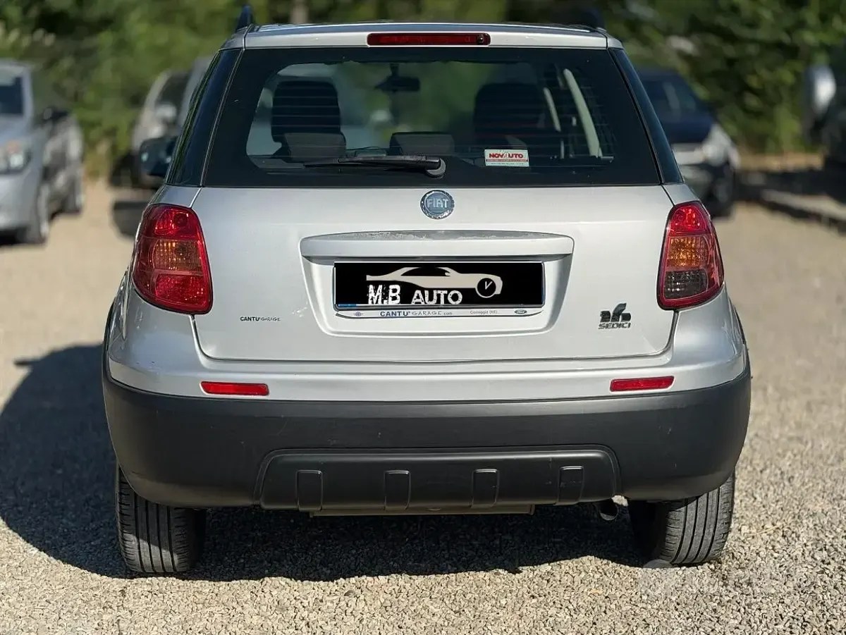 Usata Fiat Sedici 107 CV (78 kW) 2006 Grigio SUV