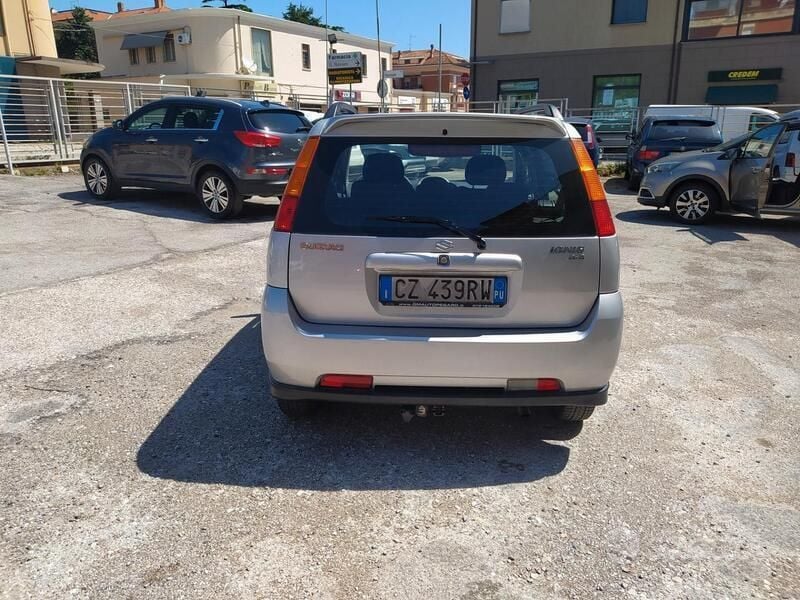 Second-hand Suzuki Ignis 99 CP (72 kW) 2006 Argintiu Hatchback