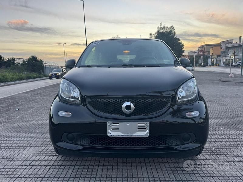 Usata Smart ForFour Superpassion 71 CV (52 kW) 2018 Nero Utilitaria