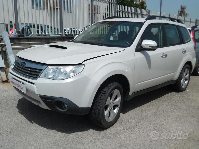 Usata Subaru Forester Trend 147 CV (108 kW) 2011 Bianco SUV