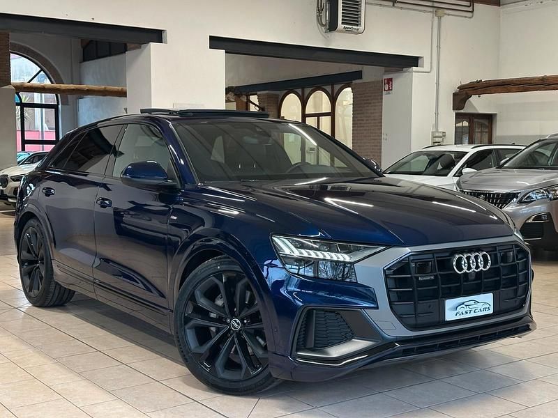 Usata Audi Q8 S-Line 286 CV (210 kW) 2021 Blu SUV