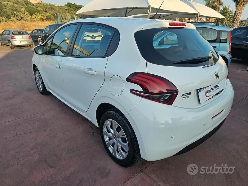 Usata Peugeot 208 102 CV (75 kW) 2019 Bianco Utilitaria