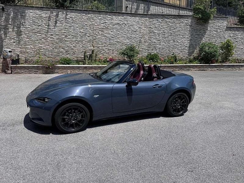 Usata Mazda MX5 132 CV (97 kW) 2021 Grigio Cabrio