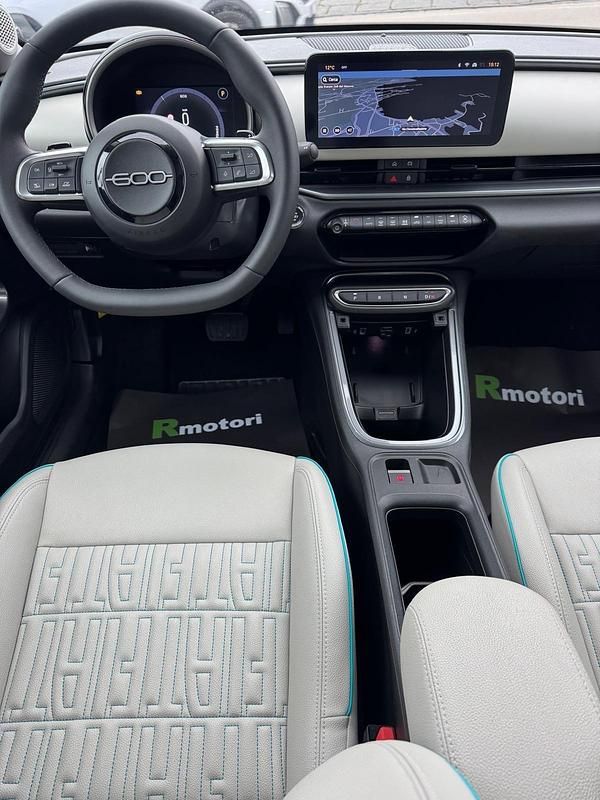 Usata Fiat 600 La Prima 110 CV (80 kW) 2025 Beige SUV