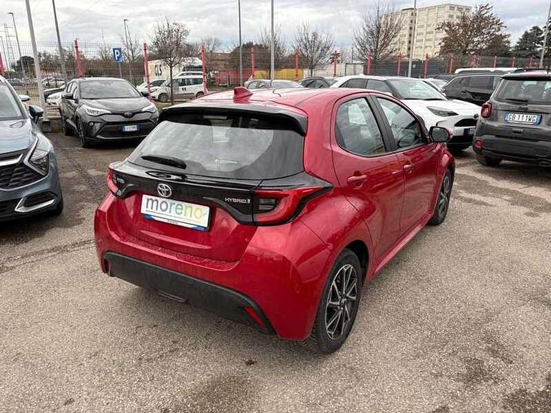 Usata Toyota Yaris Hybrid Trend 116 CV (85 kW) 2022 Rosso Utilitaria