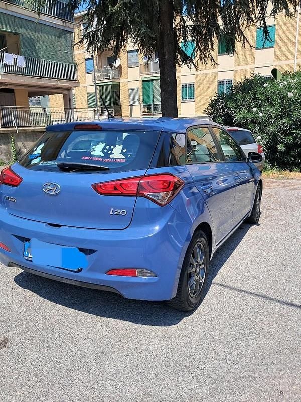 Usata Hyundai i20 75 CV (55 kW) 2017 Blu Berlina
