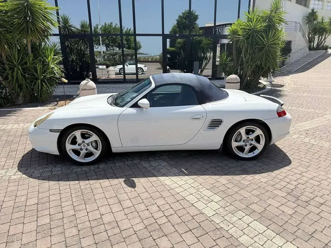 Usata Porsche 986 Boxster 228 CV (167 kW) 2004 Bianco Cabrio