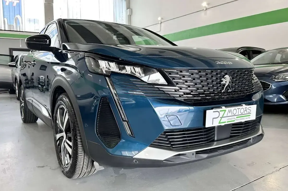 Usata Peugeot 3008 Allure 131 CV (96 kW) 2022 Blu/azzurro SUV