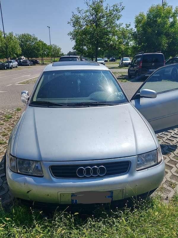 Usata Audi A3 Ambiente 125 CV (91 kW) 2001 Berlina