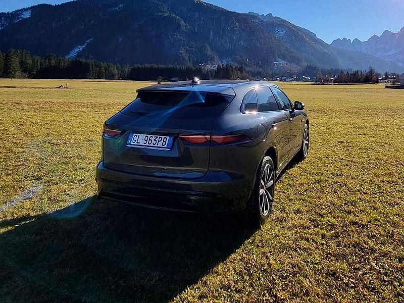 Usata Jaguar F-Pace R-Dynamic 163 CV (119 kW) 2022 Grigio SUV