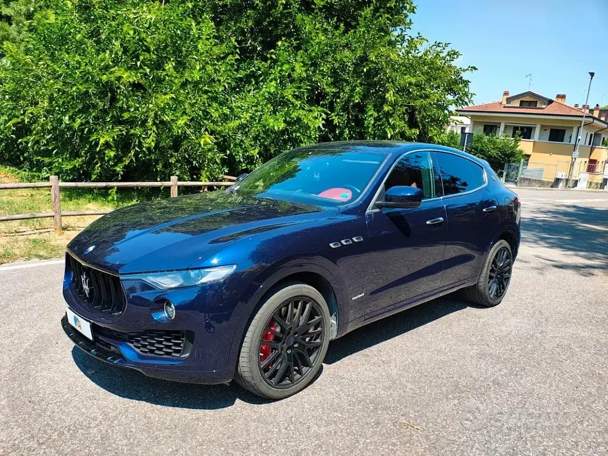 Usata Maserati GranSport 275 CV (202 kW) 2018 Bluazzurro SUV