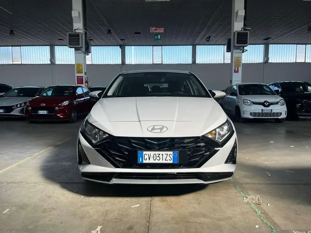 Usata Hyundai i20 101 CV (74 kW) 2024 Bianco Utilitaria