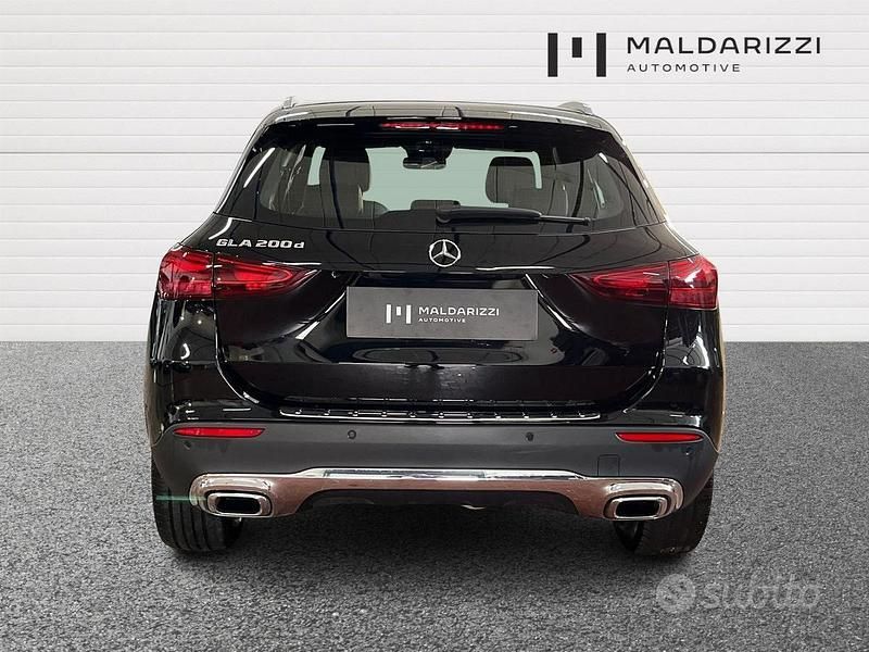 Usata Mercedes GLA200 Advanced 150 CV (110 kW) 2024 Nero SUV