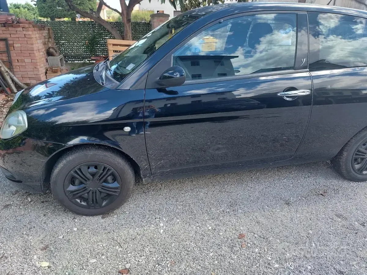 Usata Lancia Ypsilon 60 CV (44 kW) 2007 Utilitaria